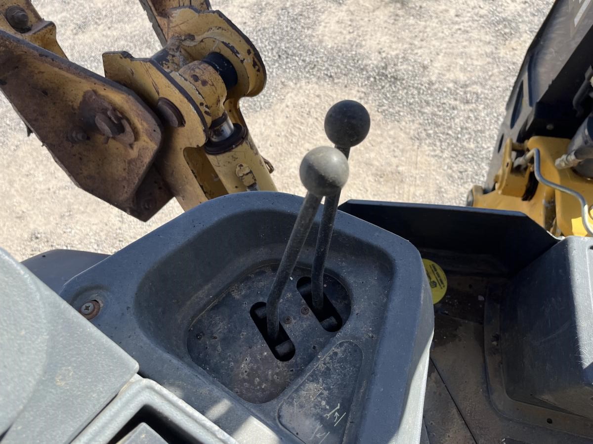 ./imagenes/INVOICE/2019/17656/RETROEXCAVADORA JOHN DEERE 310J (18).JPG